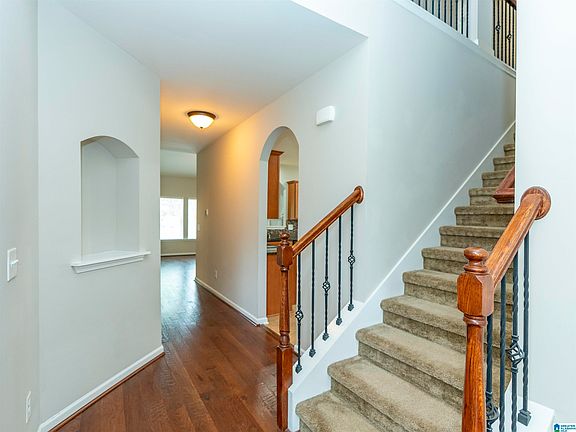 5th image of 291 Creekside Ln
