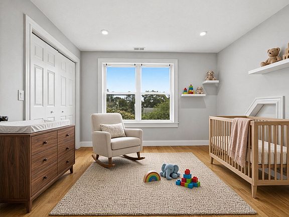 5th image of 28 Beecher Pl #B