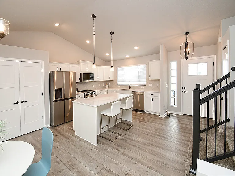 8121 S 198th Ave — Photo 5