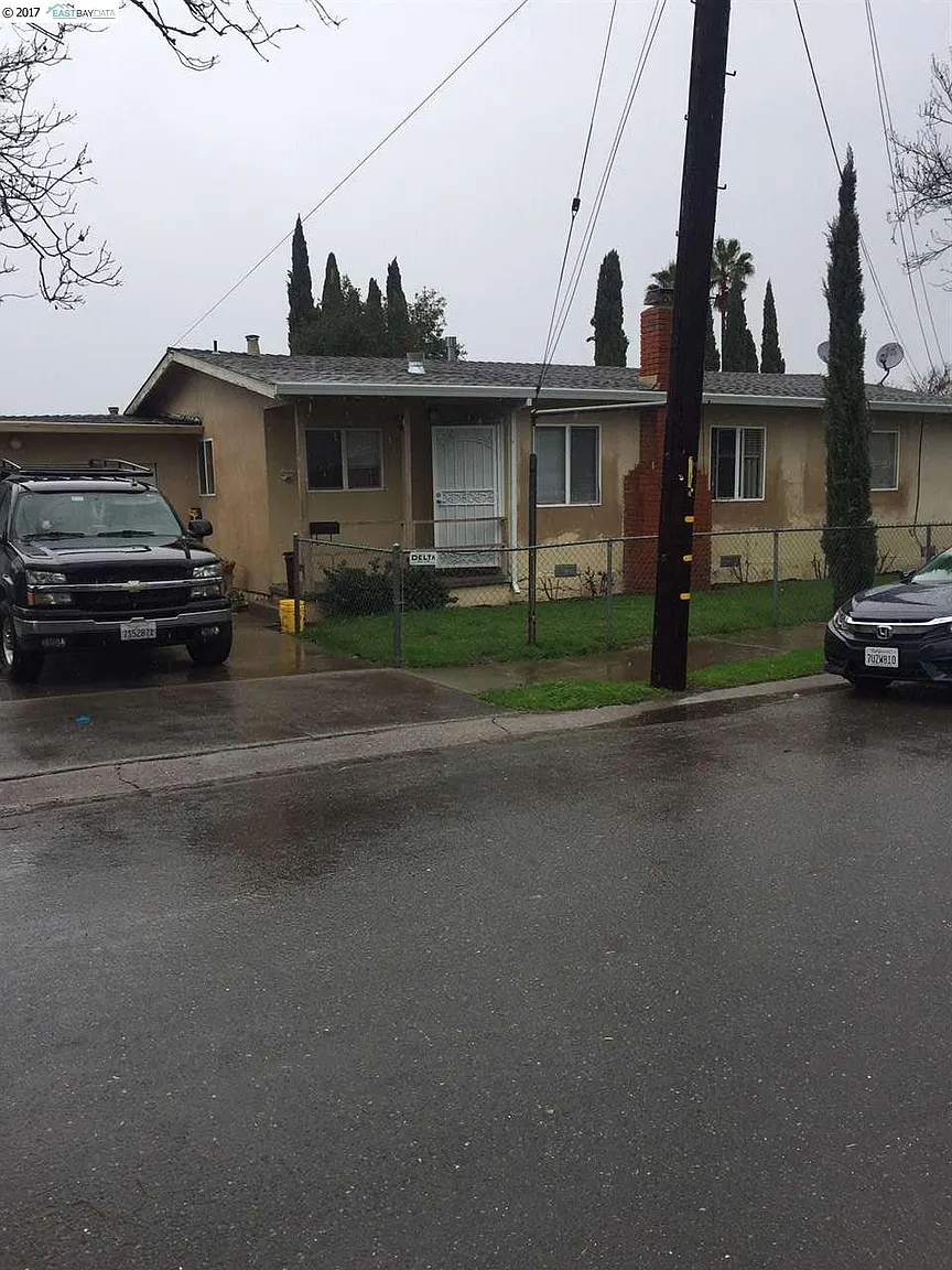 126 William Way photo 1