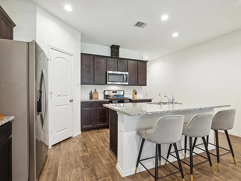 20209 Portbec Dr — Photo 7
