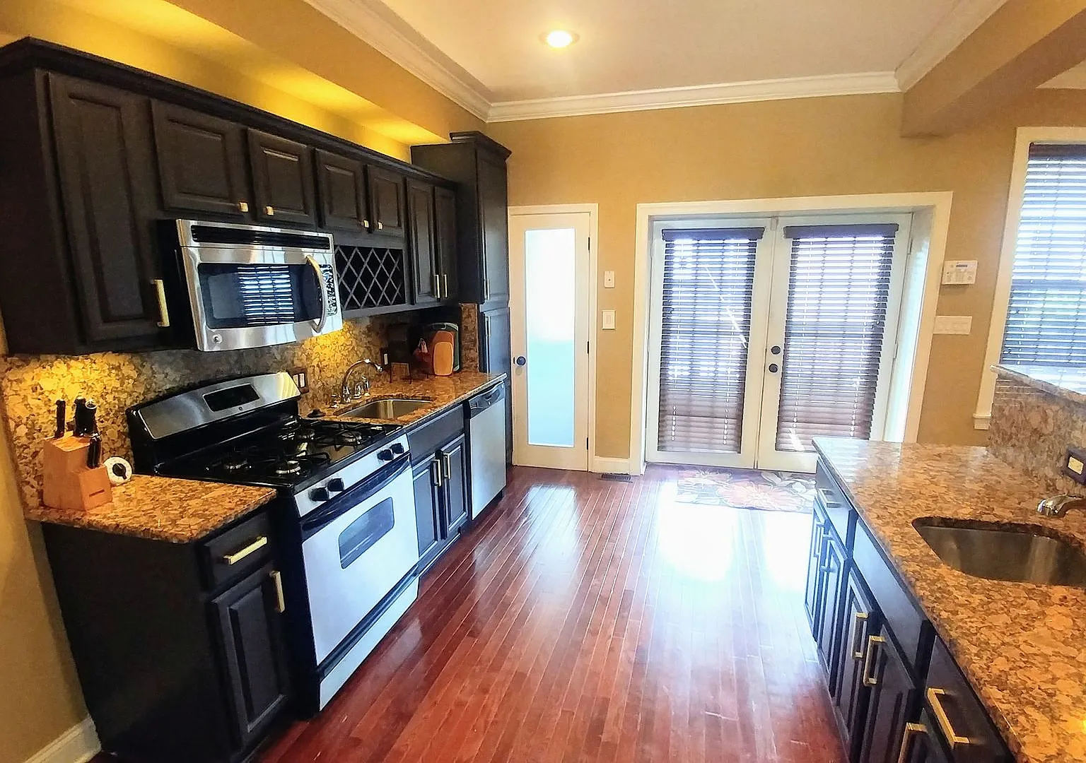 Beautiful & Spacious 3 Br 2 Ba Townhome in Reservoir Hill — Photo 4