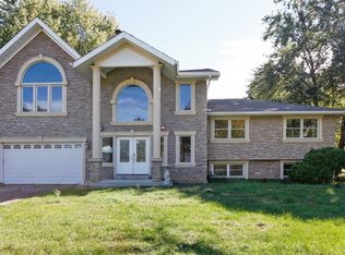 6033 Lenox Ct, Lisle, IL 60532