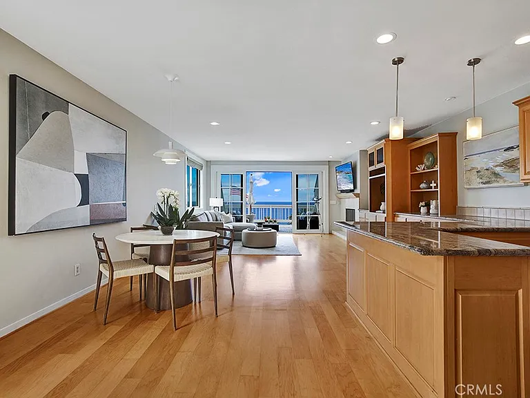 708 Cliff Dr — Photo 13
