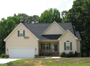 188 Landfall Dr, Eden, NC 27288