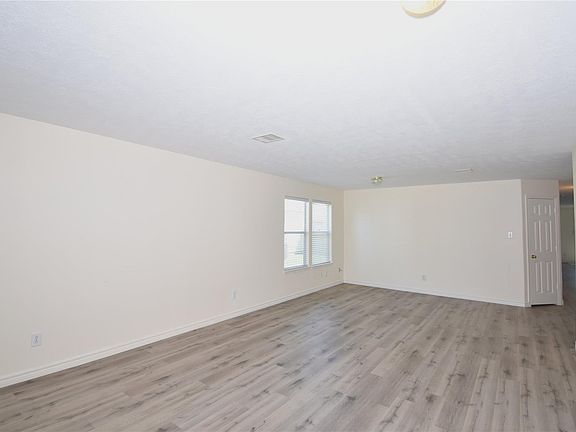 5th image of 18223 Sable Tree Dr