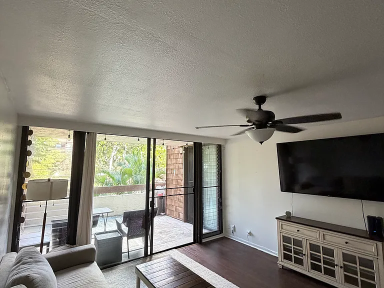 1015 Aoloa Pl #252 — Photo 3