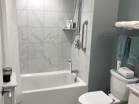 4th image of 125 Pitman St APT 5C