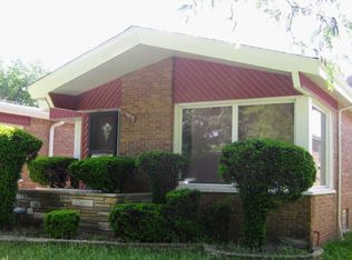9032 S Chappel Ave, Chicago, IL 60617