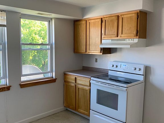 2nd image of 68 Chandler St APT C