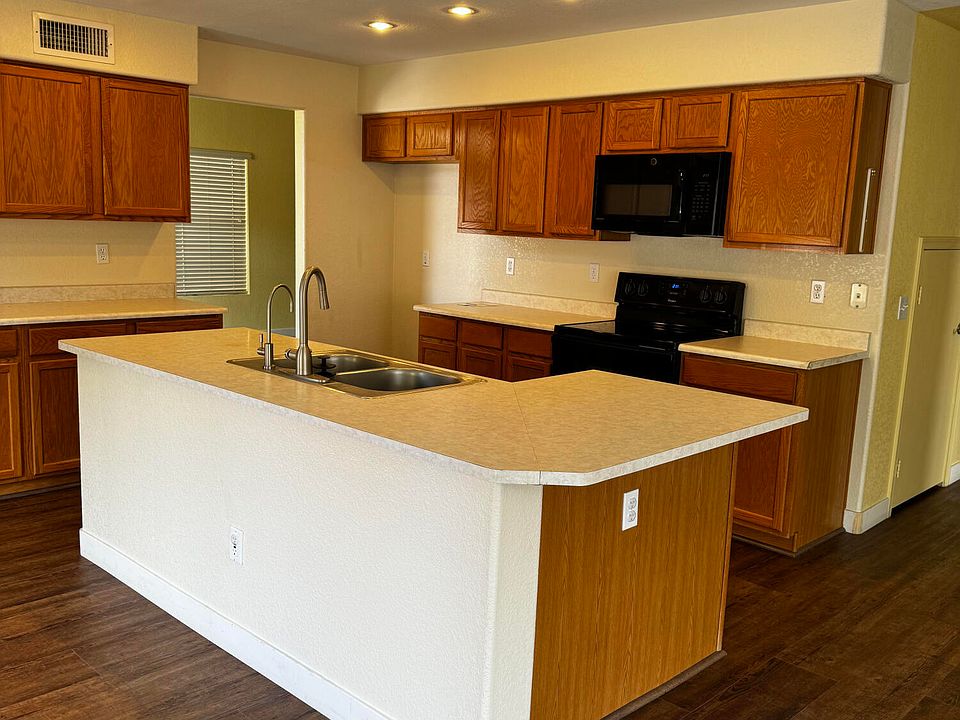 2nd image of 608 E SHEFFIELD Avenue