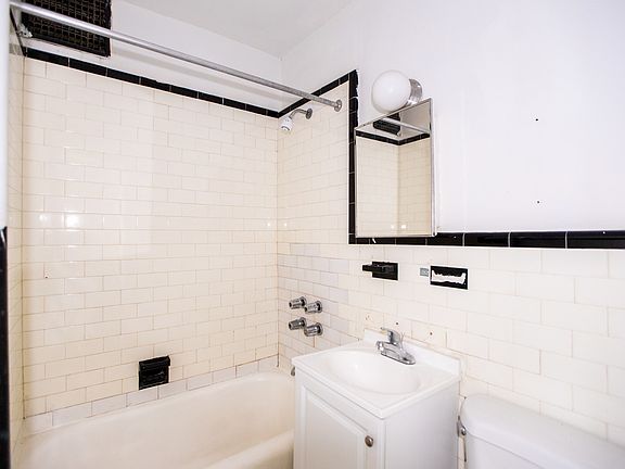 5th image of 33 Brevoort Pl #2L