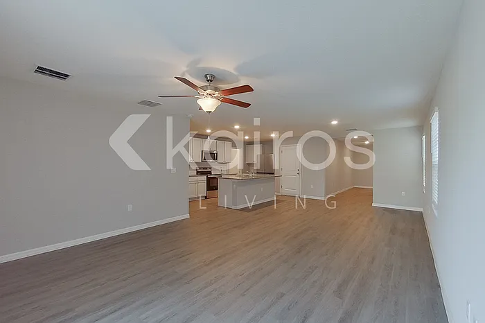 5 bed, 3.0 bath, 2370 sqft, $2,495 — Photo 2