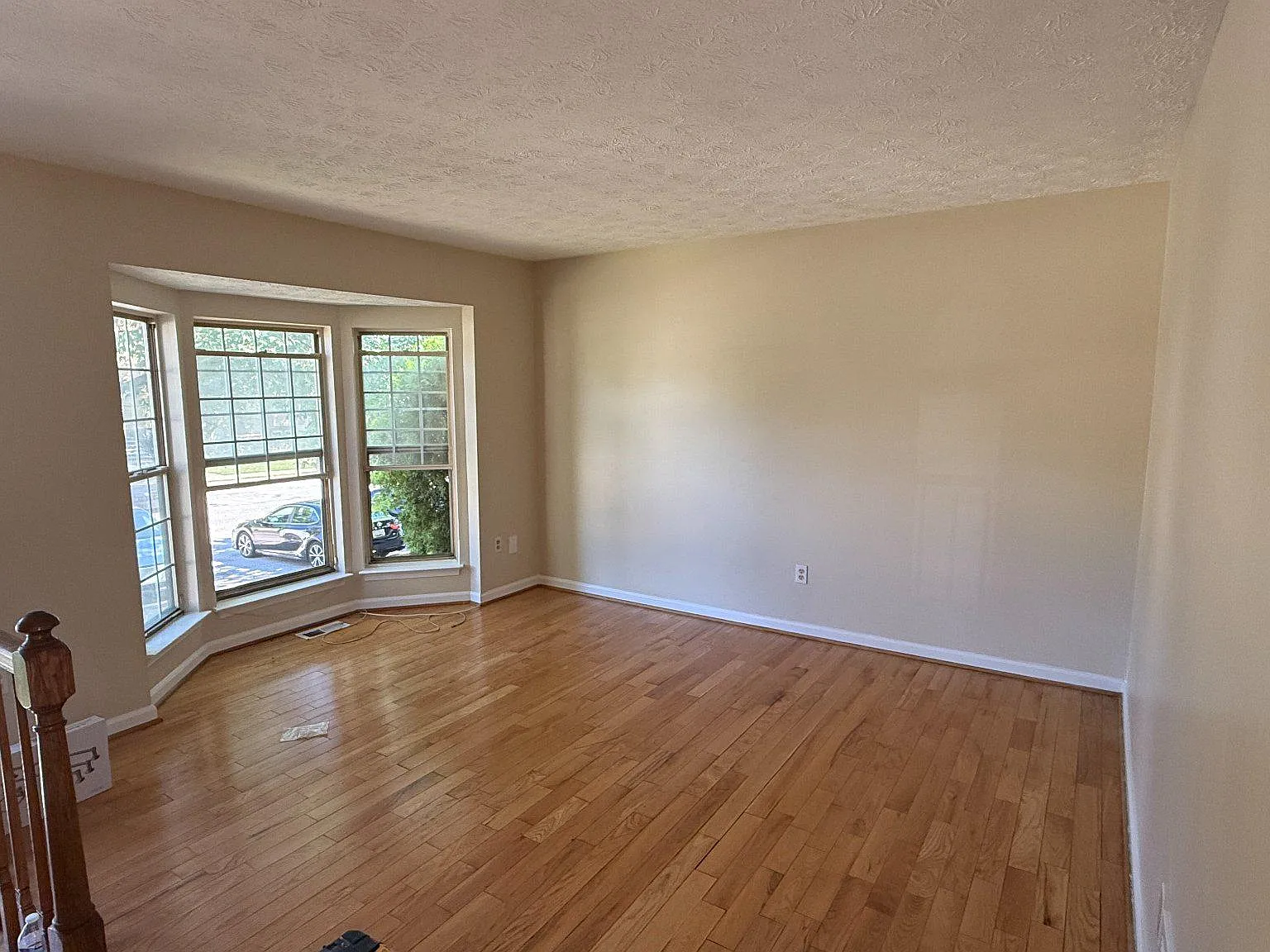 3 bed, 4.0 bath, 1572 sqft, $2,300 — Photo 2