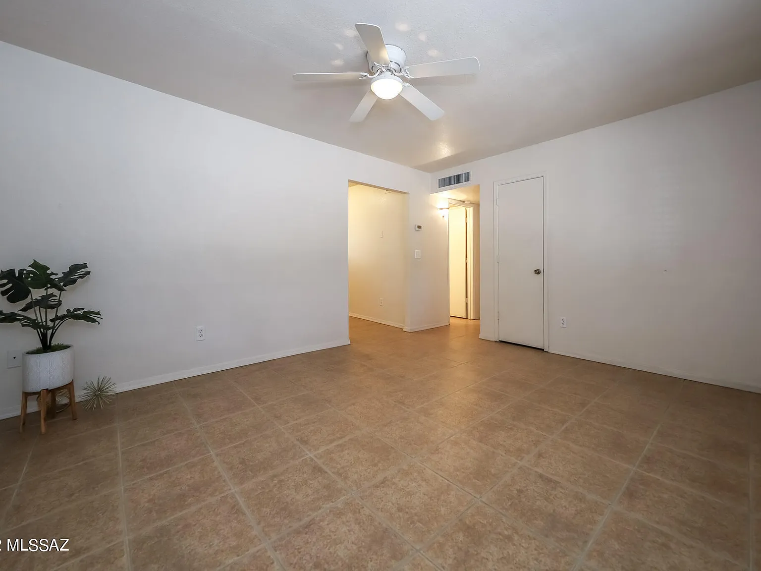 2 bed, 1.0 bath, 822 sqft, $1,350 — Photo 4