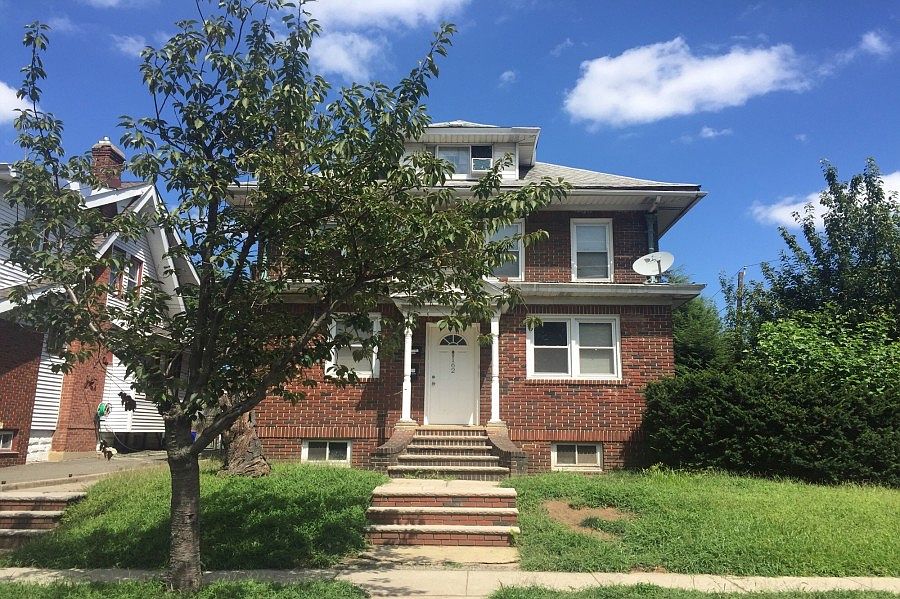 1st image of 162 Holmes St