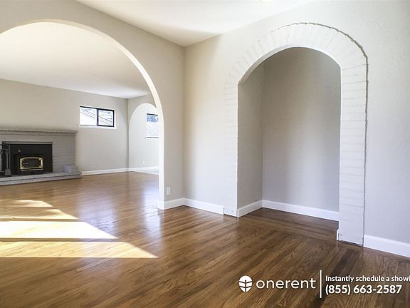 4th image of 131 Camellia Ct