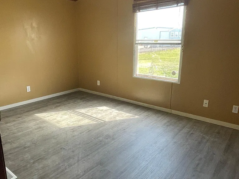 7298 N FM 148 — Photo 9