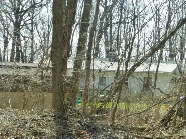 454 Quarry Rd, Honey Brook, PA 19344