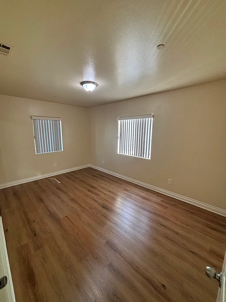 4 bed, 1655 sqft, $3,770 — Photo 4
