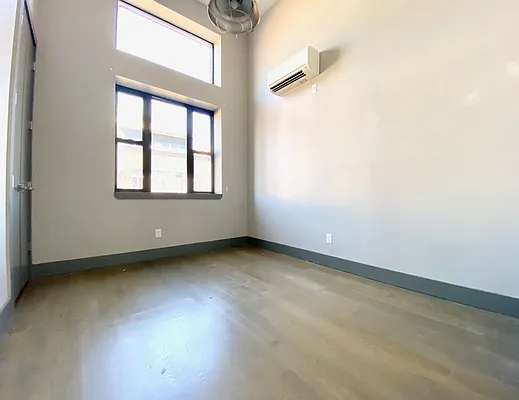 Rented by Triplemint | media 17