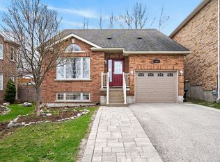 1005 Whitney Cres, Midland, ON L4R 5N3