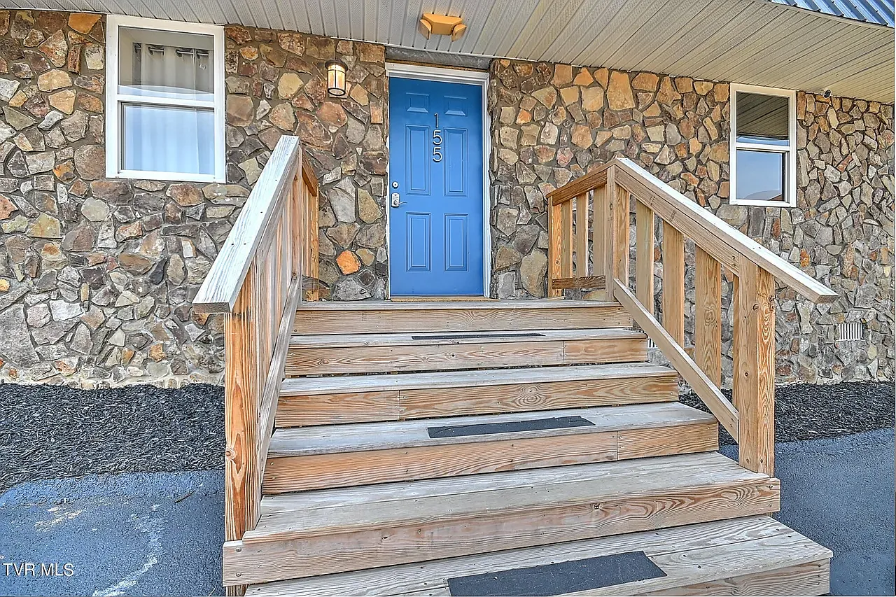 155 Lancaster St — Photo 1