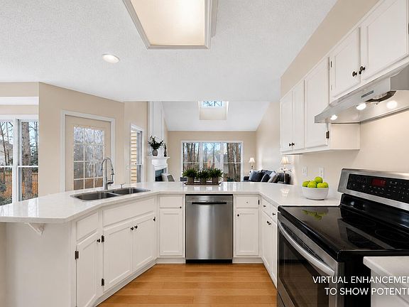 2nd image of 805 Beddingfield Dr