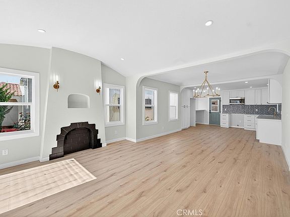 4th image of 7611 S Hobart Blvd