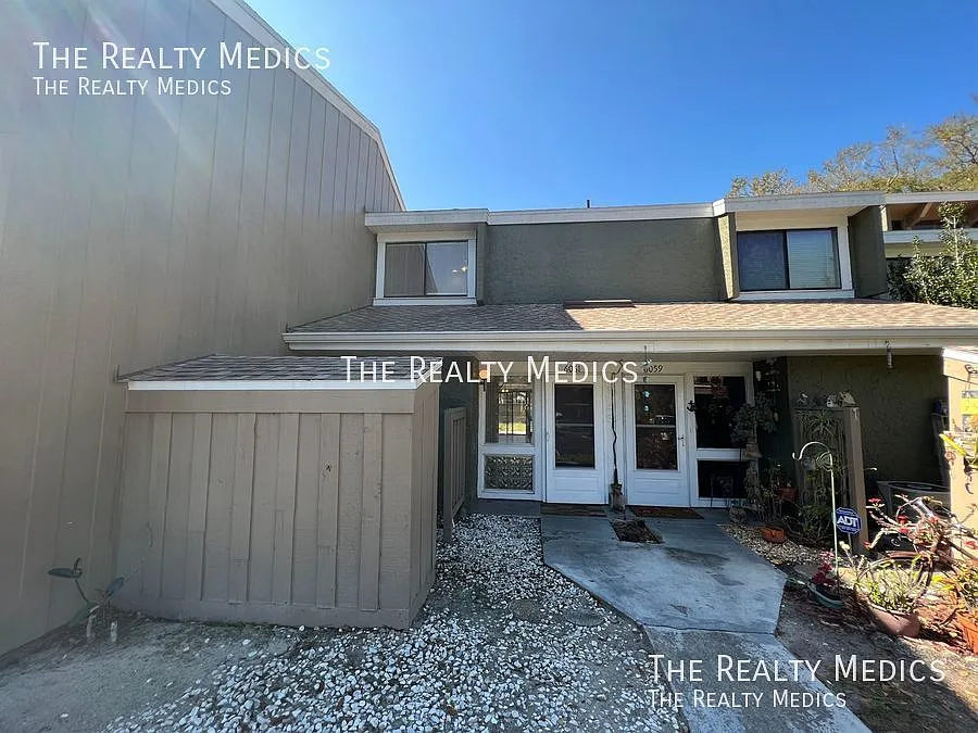 6061 Windhover Dr #10