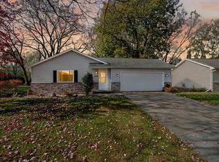 2919 S Moon Beam Ct, Appleton, WI 54915