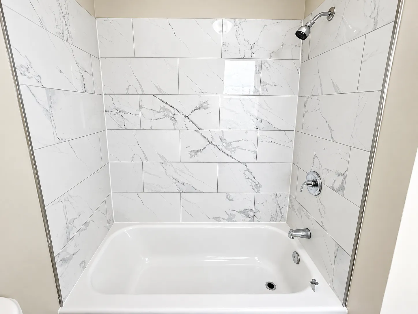3 bed, 1200 sqft, $2,095 — Photo 4
