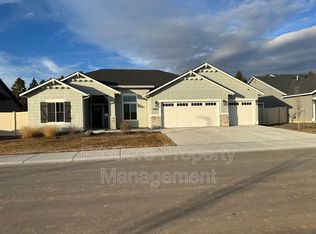 4960 W Vanderbilt Dr, Meridian, ID 83646