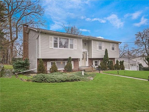 3rd image of 24 Stony Hill Ln