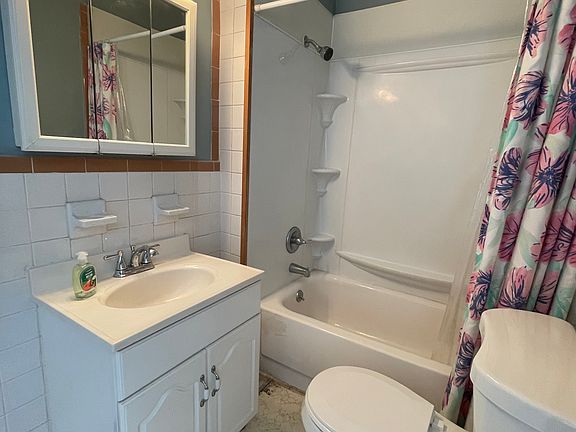 4th image of 1213 Marion St #1R