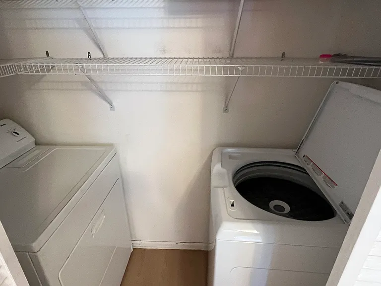 Full size washer/dryer on 1st floor