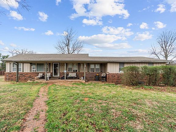 3rd image of 615 Yoachum Rd