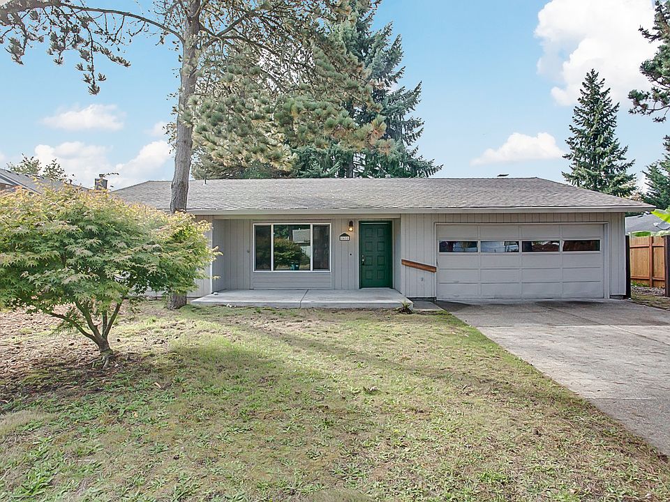 1st image of 1431 SE 28th Ave