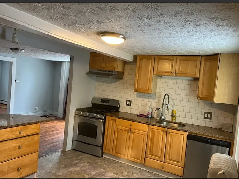 16 Addison Rd — Photo 3