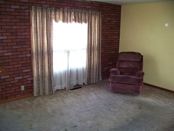 3rd image of 15935 Bowfin Blvd