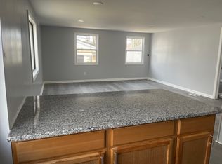 1061 Center St, Inkster, MI 48141