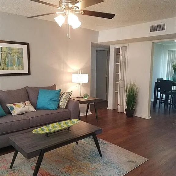 Devonshire Apartments — Photo 11