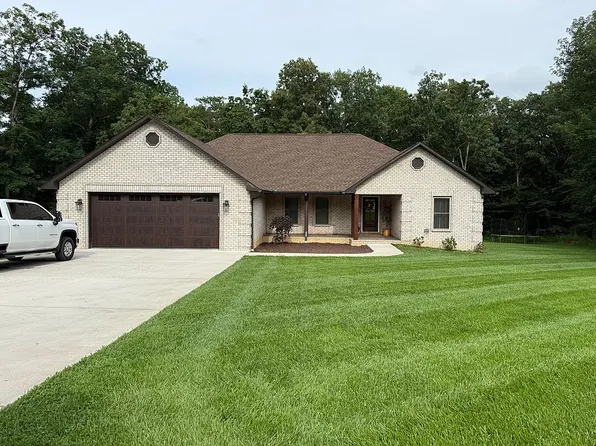 1029 Golf Club Ln, Crossville, TN 38571