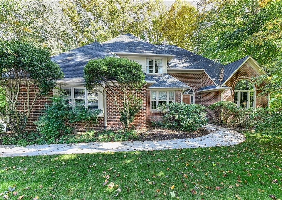 1st image of 2305 Baytree Dr