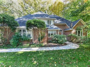 2305 Baytree Dr, Greensboro, NC 27455