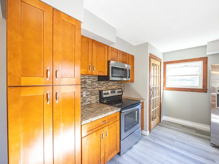 52 East Ave — Photo 11