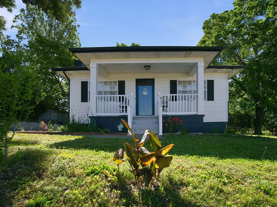 1st image of 420 East St SE
