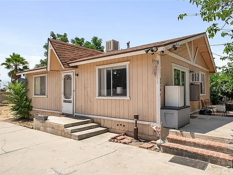 7516 Valaria Dr — Photo 2