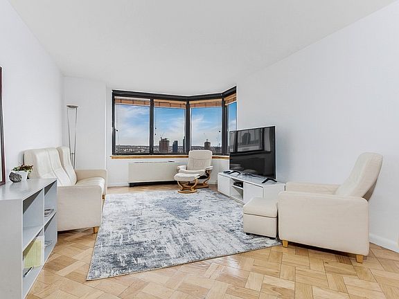 3rd image of 415 E 37th St APT 27C