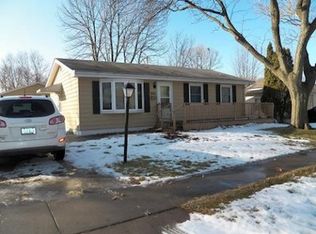 1005 Alpine Rd, Marion, IA 52302